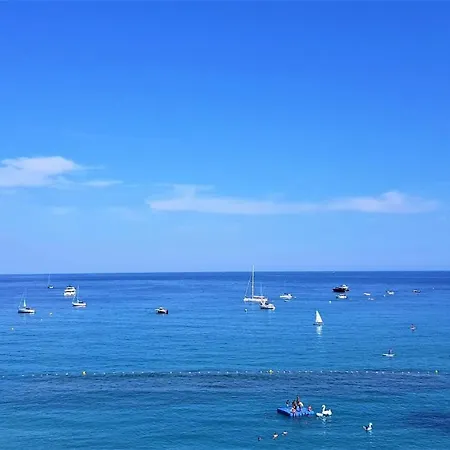 Mermaid's Bay 아파트